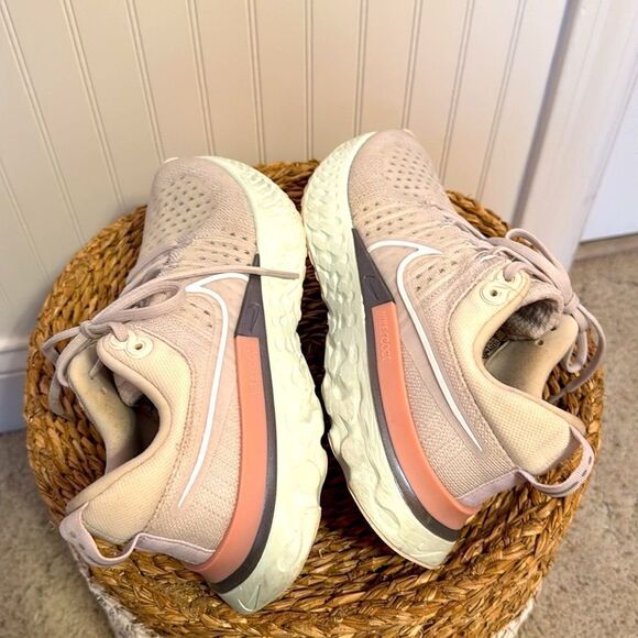 Nike Women’s React Infinity Run Flyknit 2 ‘Platinum Tint’ CT2423-007 Size 8 US - Picture 8 of 12